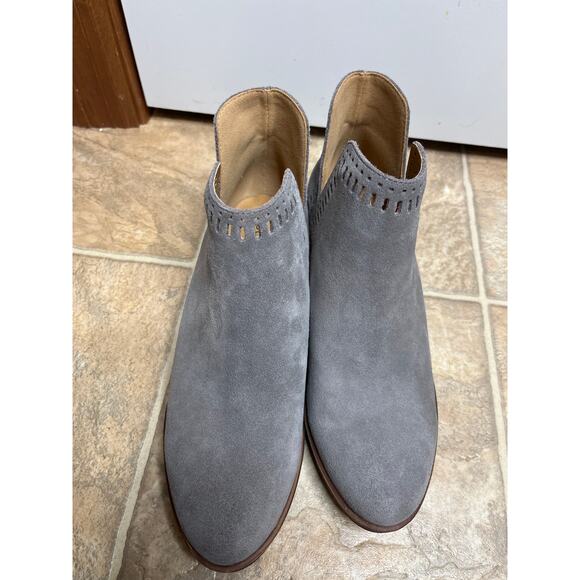 Lucky Brand Bustina Gray Suede Bootie Boots Stack Heel Size 6.5 Leather Upper - Picture 3 of 7